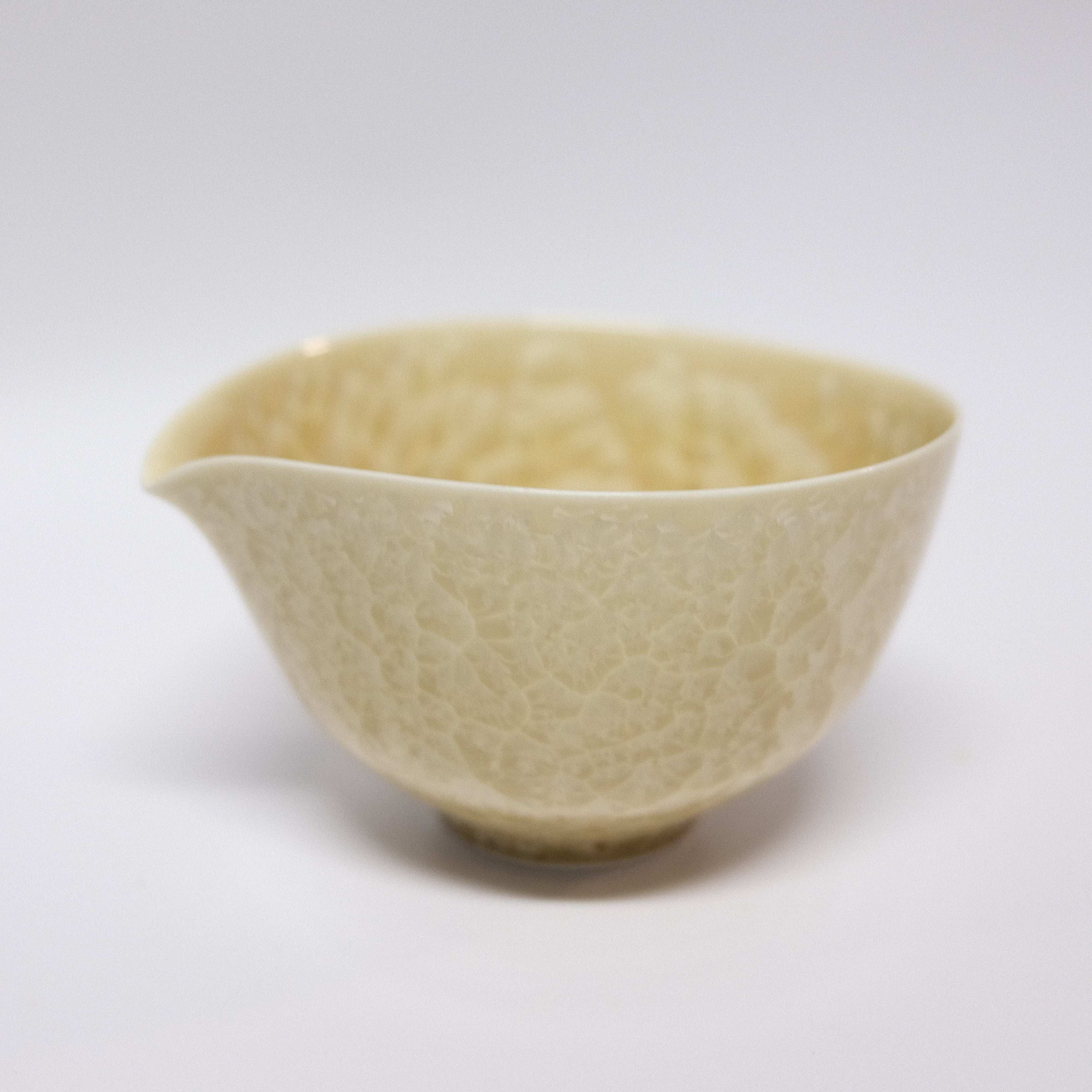 Chawan Kiwakoto by Toun K - Kyo & Kiyomizu Ware | Katakuchi - Crystal Glazed Yellow